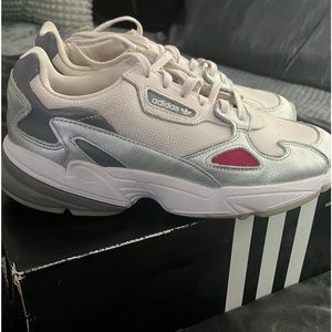 ADIDAS(WORN ONCE!!!!)